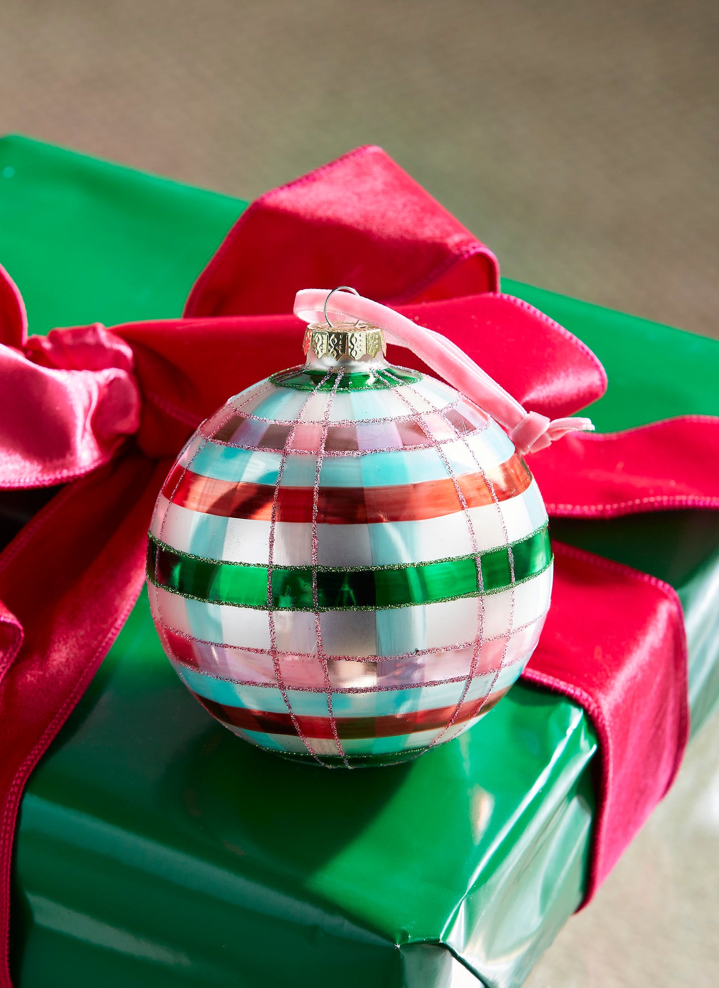 Charming holidays with ornament on gift