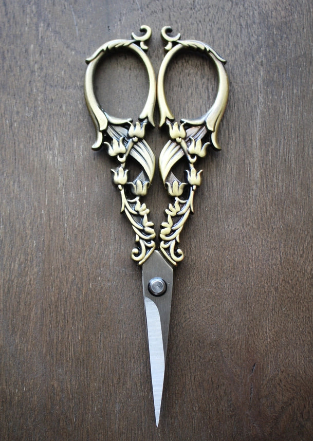 Tulip Garden Embroidery Scissors - Hollow Way Home